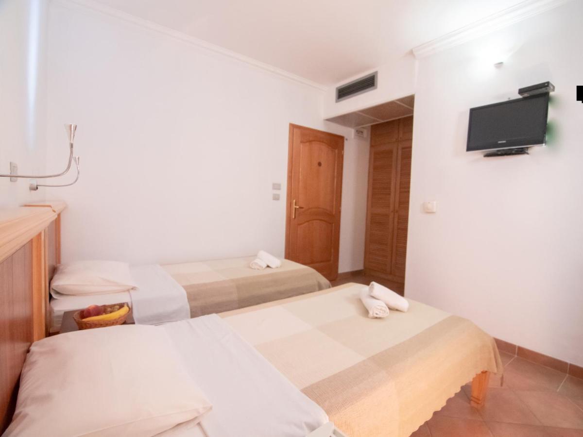 Apartments And Rooms Levantin Inn Sveti Stefan Exteriör bild
