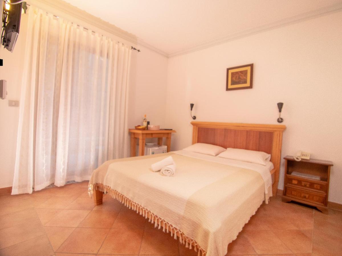 Apartments And Rooms Levantin Inn Sveti Stefan Exteriör bild