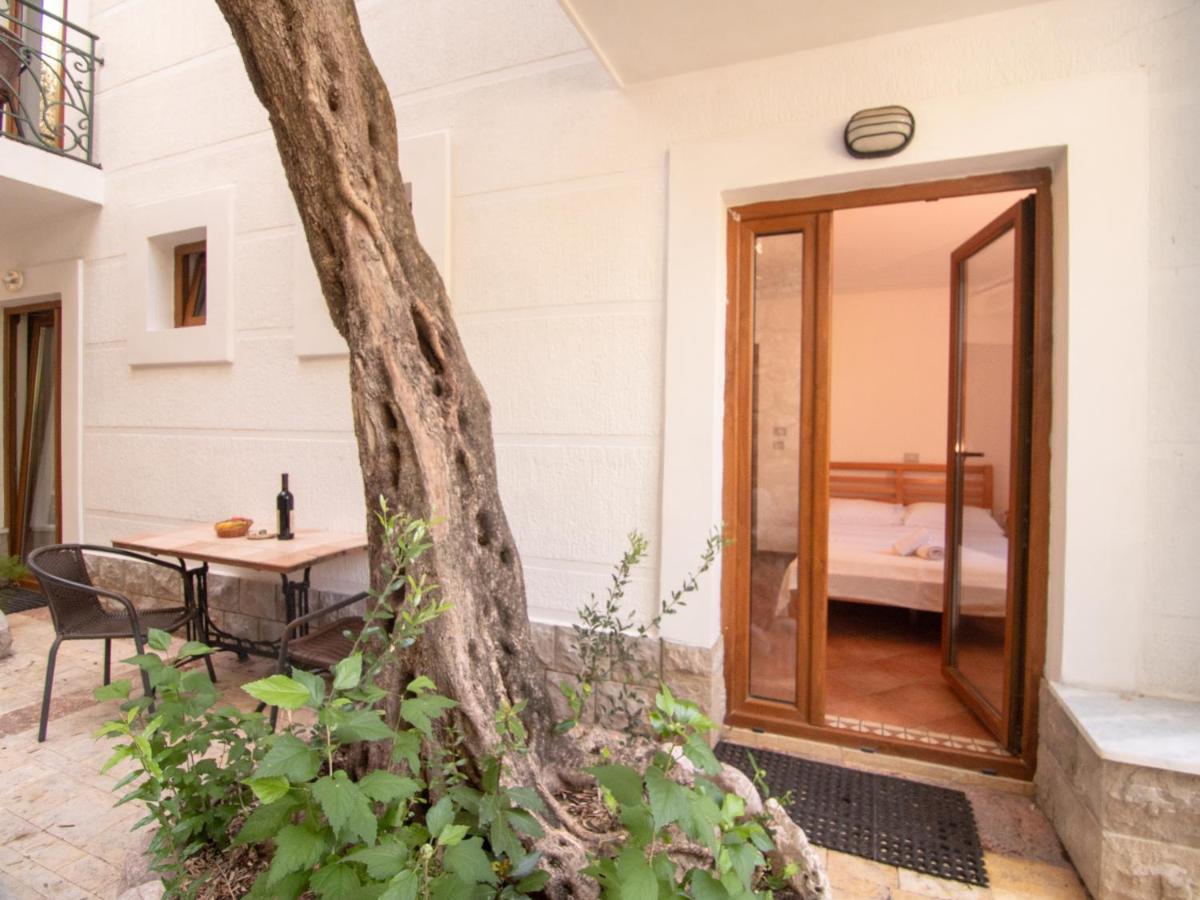 Apartments And Rooms Levantin Inn Sveti Stefan Exteriör bild