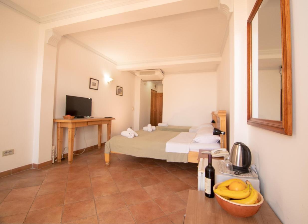 Apartments And Rooms Levantin Inn Sveti Stefan Exteriör bild