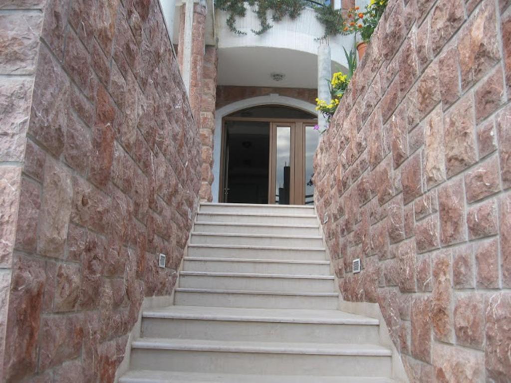 Apartments And Rooms Levantin Inn Sveti Stefan Exteriör bild