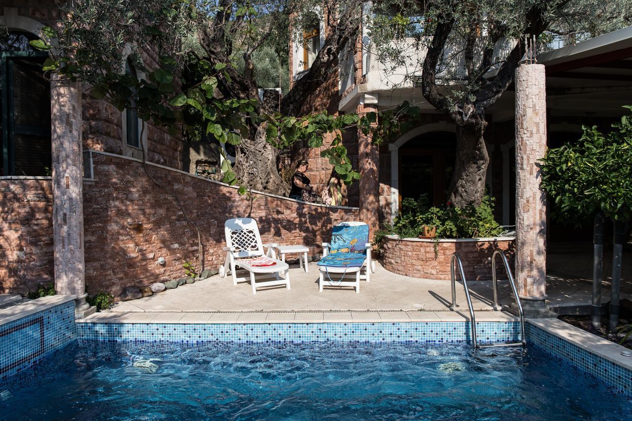 Apartments And Rooms Levantin Inn Sveti Stefan Exteriör bild