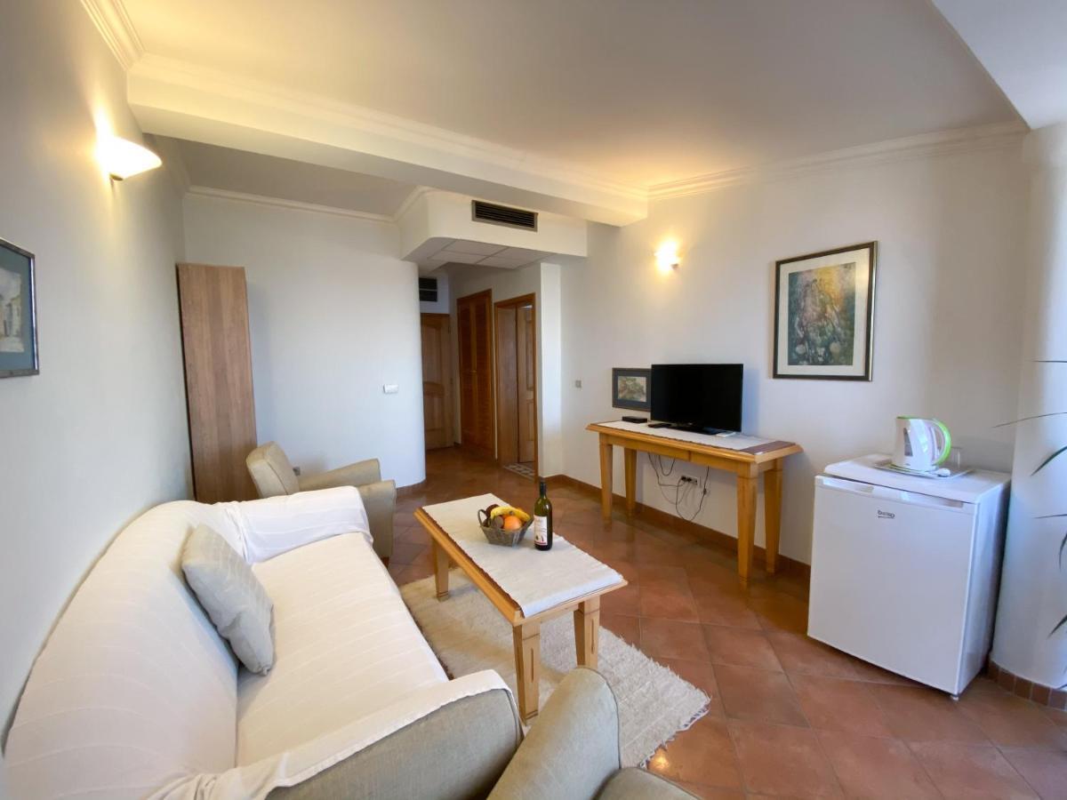 Apartments And Rooms Levantin Inn Sveti Stefan Exteriör bild